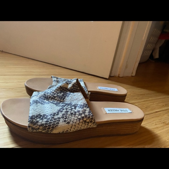 steve madden snake skin sandals - Picture 2 of 3